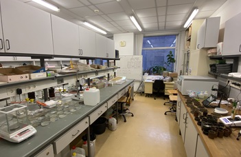 Agyagásványtani laboratórium