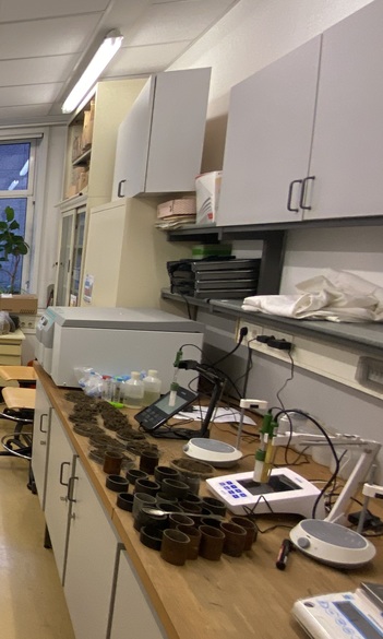 Agyagásványtani laboratórium